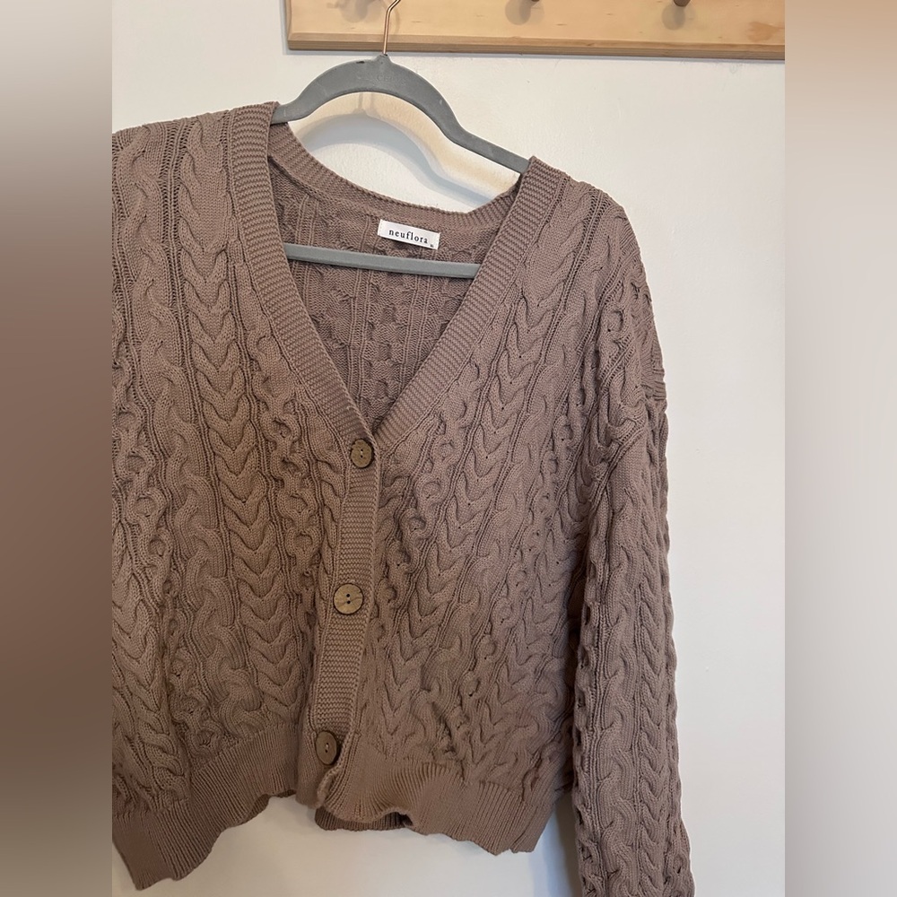 Neuflora Maine Cardigan - Picture 2 of 2